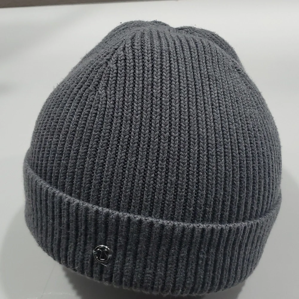 Unisex Lululemon Heavy Knitted Beanie Hat in Gray